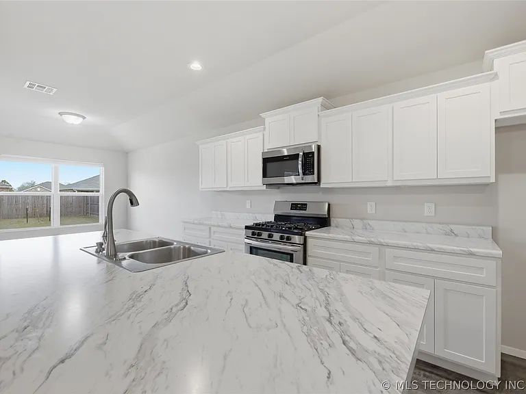 8501 E 162nd St S — Photo 10