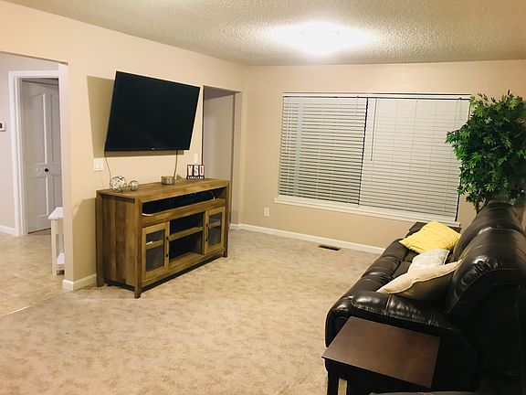 4th image of 802 S 45th Ave