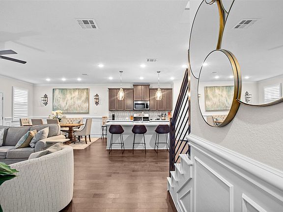 4th image of 109 Adeline Rd