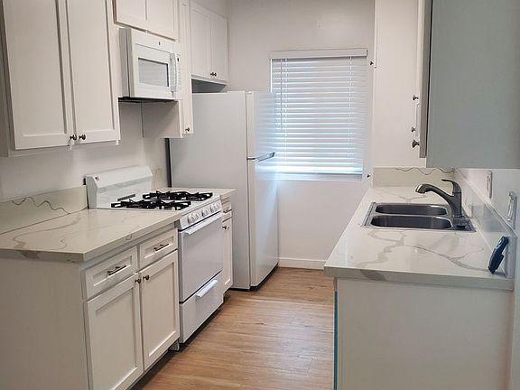5th image of 10970 Palms Blvd #11