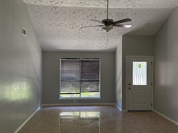 5th image of 3846 Old Post Rd