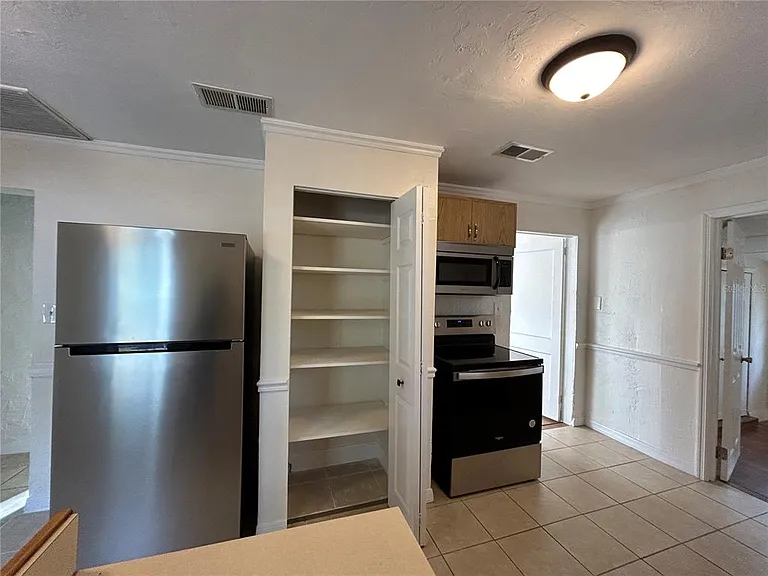 3304 NW 20th St — Photo 20