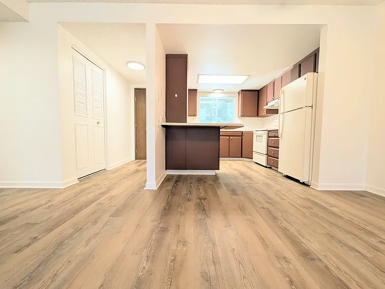 Kingcity Apartments — Photo 78