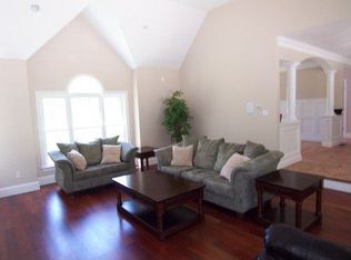 71 Erickson Ln, Pembroke, MA 02359