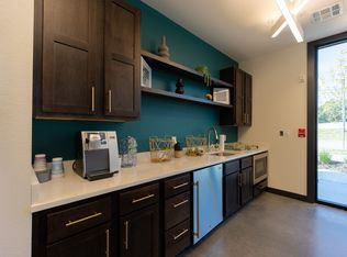 257 E Township St #2102, Fayetteville, AR 72703