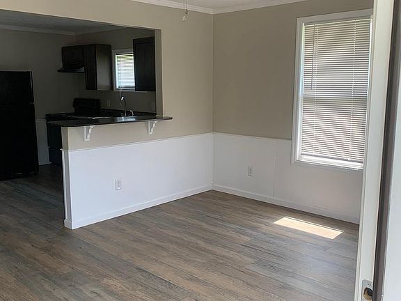 2nd image of 809 Central Ave APT B