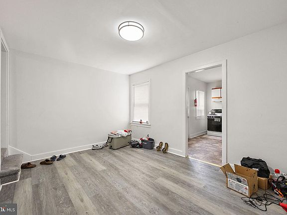 3rd image of 127 Eastlawn Ave