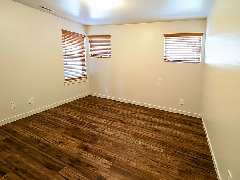 625 Covington Ave — Photo 18