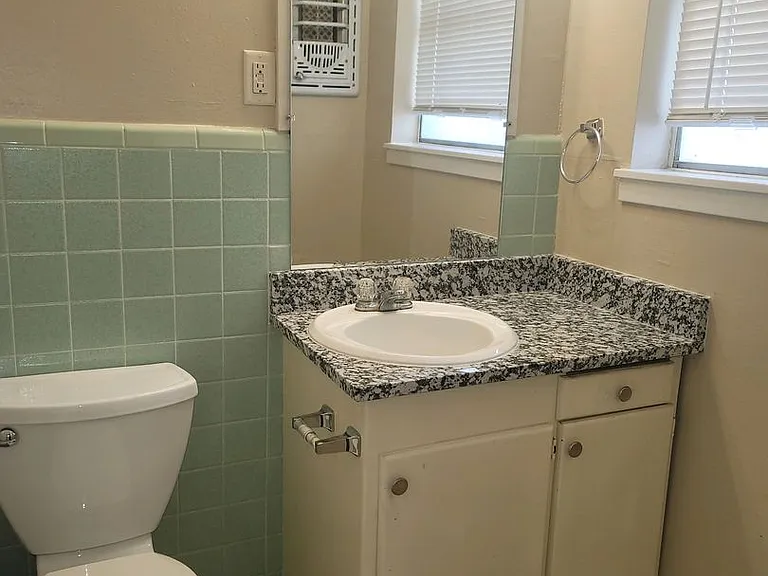 1821 Avenue Q — Photo 5