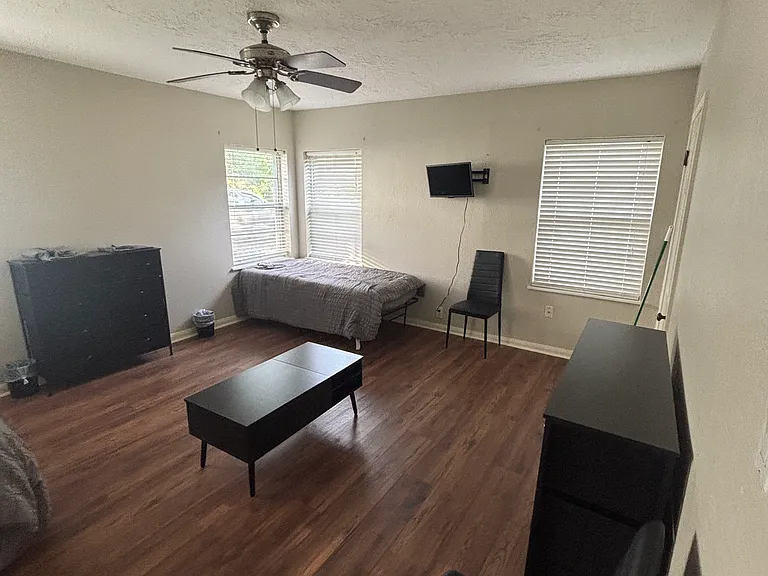 2285 Long St #2 — Photo 7