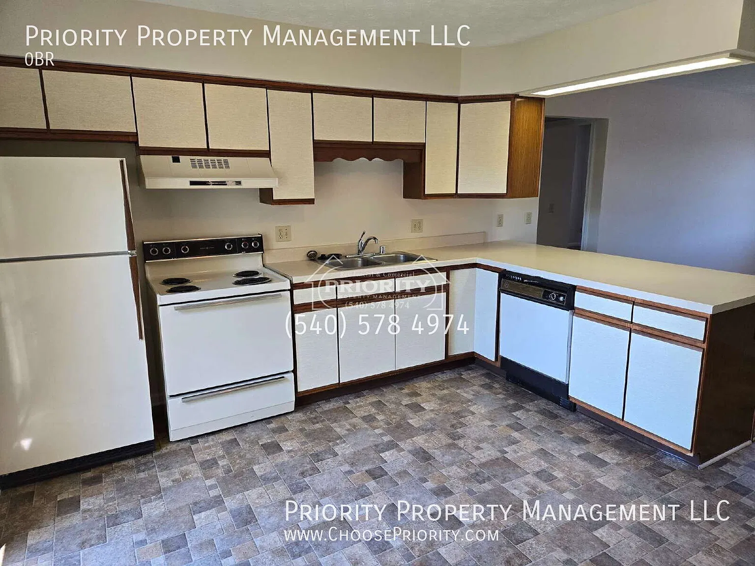 2BR 1BA 2nd Floor Apartment, Harrisonburg — Photo 3