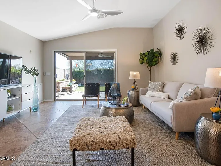 6494 S Foothills Dr — Photo 31