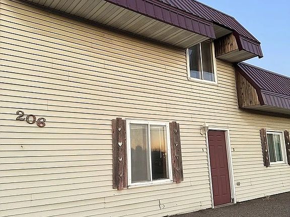2nd image of 206 S Pacific St #5