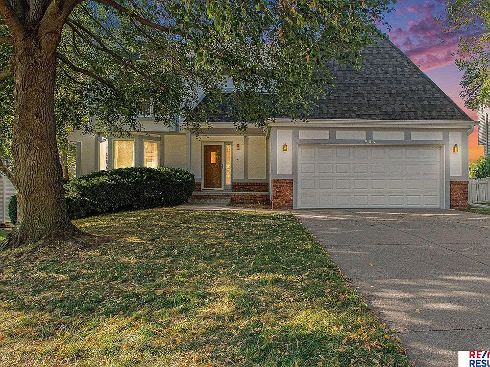 1st image of 903 Elm Hurst Dr