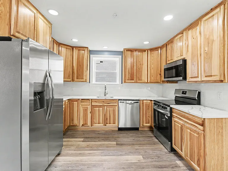 20 Walnut St — Photo 8
