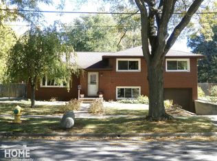 1212 Devonshire Ct, Owosso, MI 48867