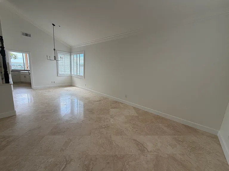 15 Field Point — Photo 3