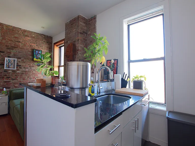 72 Thompson St #5A — Photo 3