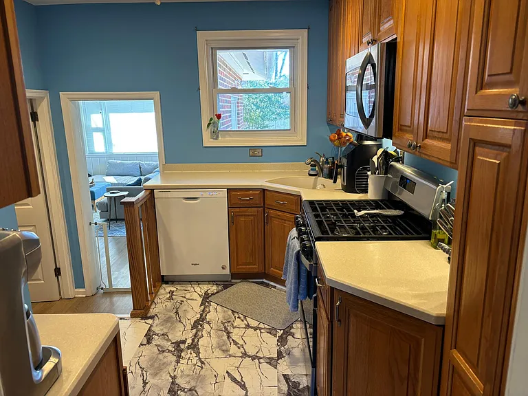 4702 Taney Ave — Photo 16