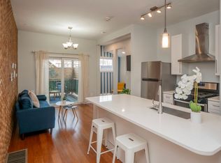 226 Dean St #1R, Providence, RI 02903