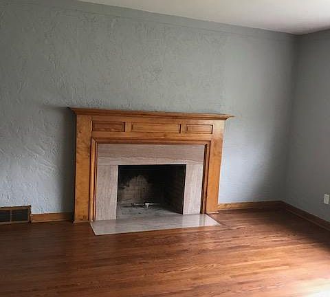 3rd image of 1332 W 7th Ave