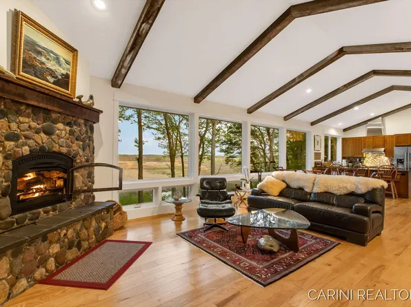6171 Bayou Trl, Saugatuck, MI 49453