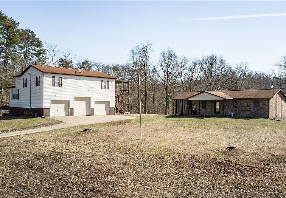 1st image of 210 Elm Tree Dr