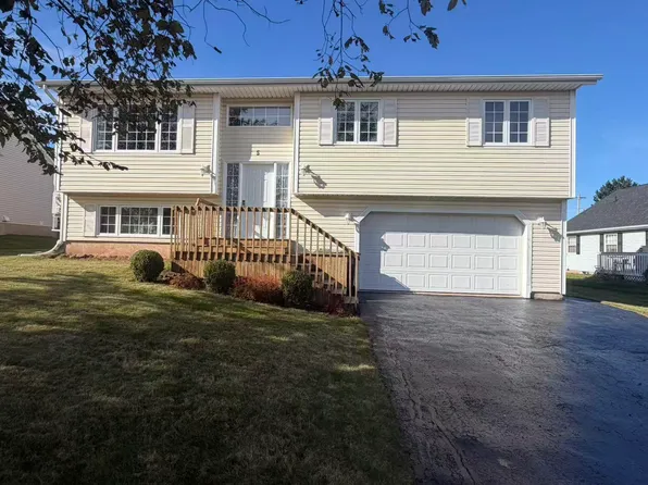 5 Commonwealth Ave, Charlottetown, PE C1E 2E7