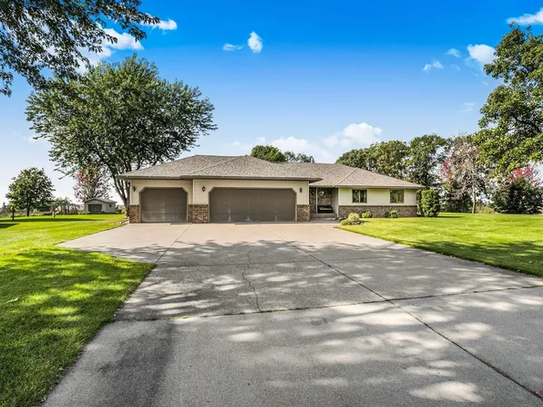 624 Park Ave SE, Hillman, MN 56364