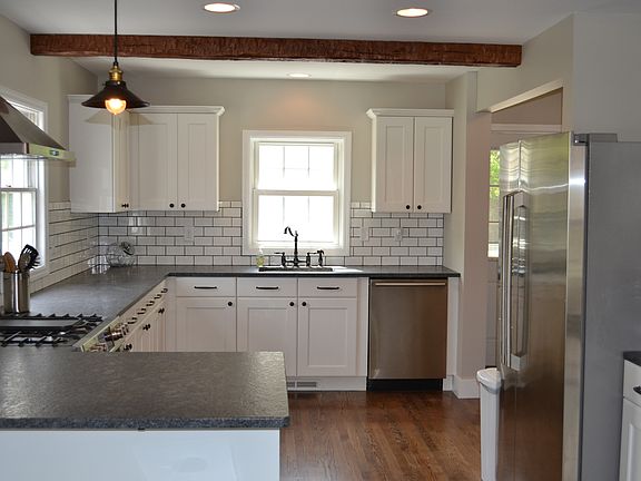 3rd image of 15 Adams St