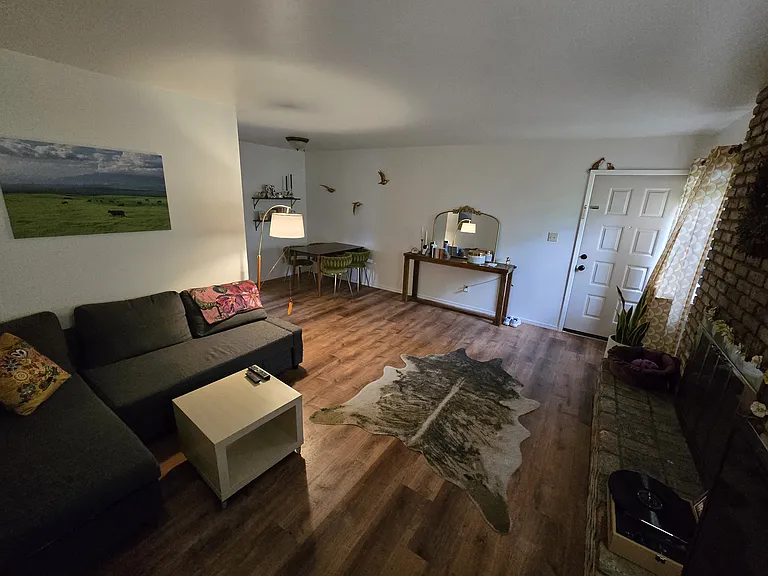 315 W Oak Ave #A — Photo 4