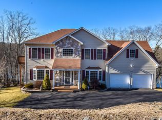 5137 Lake Dr, East Stroudsburg, PA