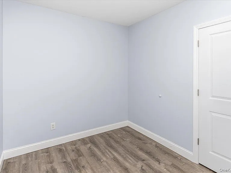 534 Bellmore Rd — Photo 12
