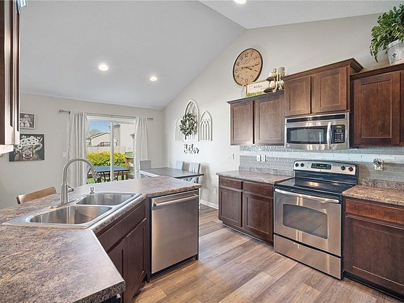 3rd image of 1304 Joshua Ct SE