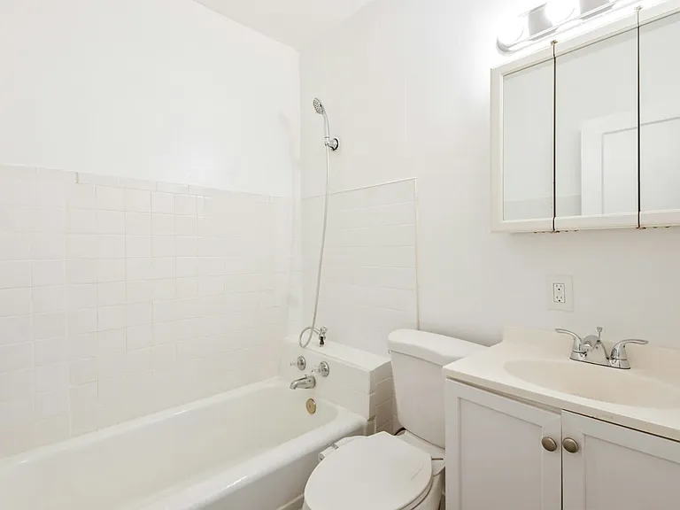 8002 Maryland Ave #A — Photo 4