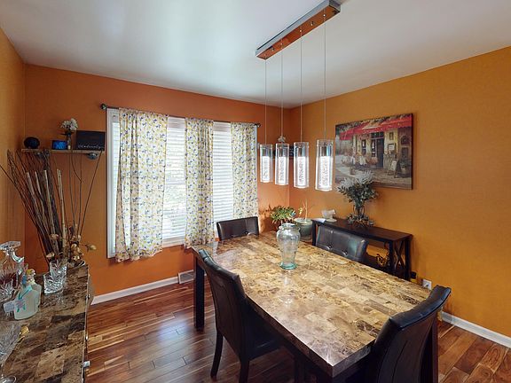 5th image of 124 White Spruce Dr
