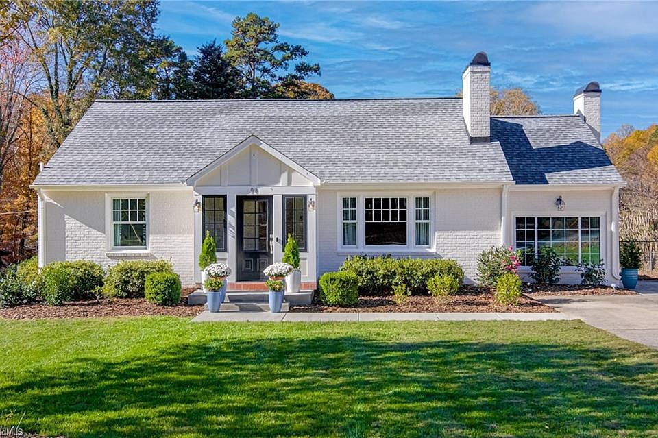 1st image of 90 Evergreen Dr