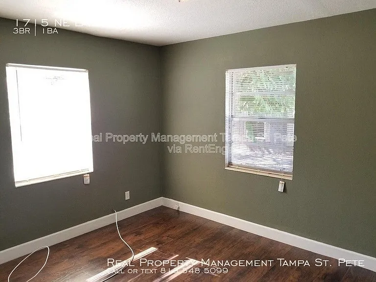 1715 E Lambright St N — Photo 17