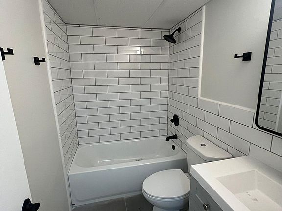 4th image of 1005-1015 N Lincoln St #17889453