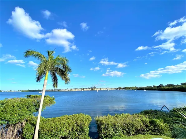 3220 6th St S APT 104, Saint Petersburg, FL 33705