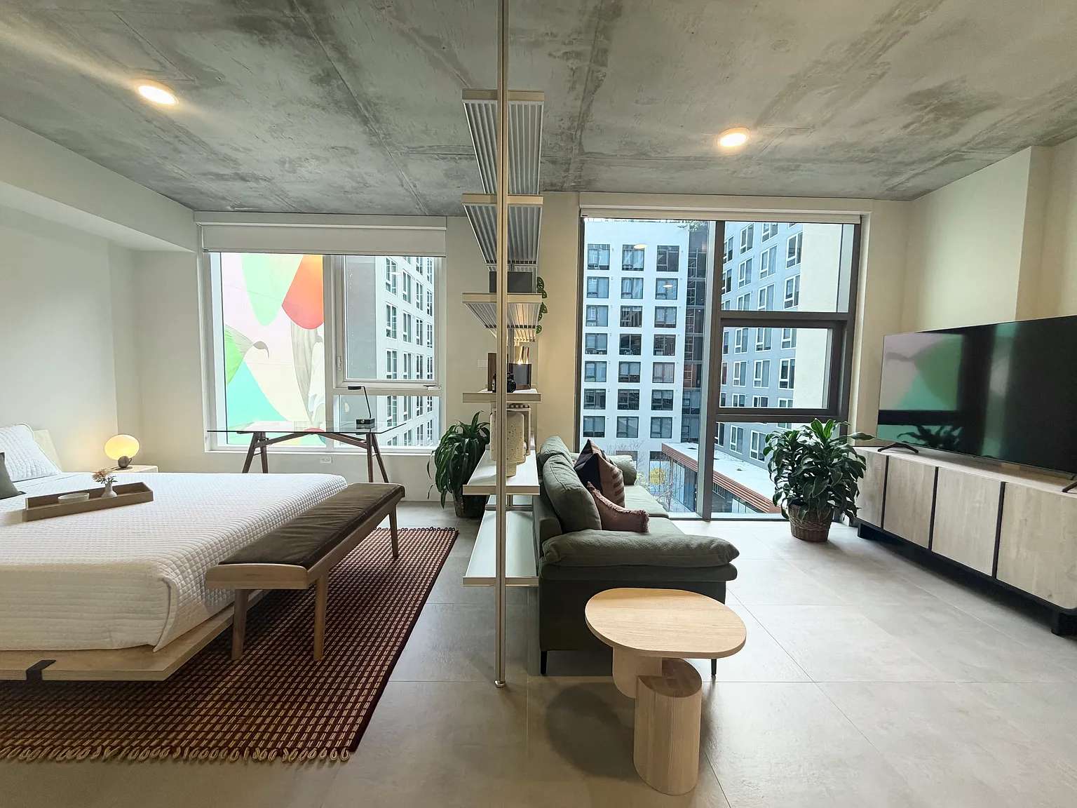 Studio, 560 sqft, $2,000 — Photo 2