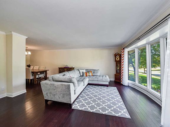 4th image of 4443 Saint Tropez Dr