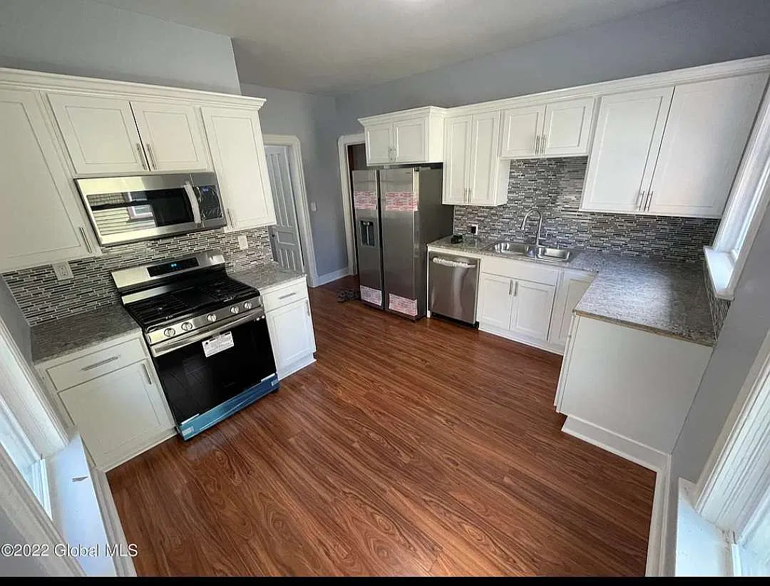1105 Union St — Photo 4
