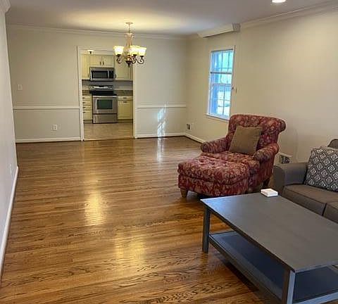 2nd image of 1429 Everett Ave APT 4