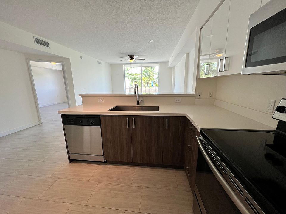 3880 NE 6th Ave Miami FL | Zillow