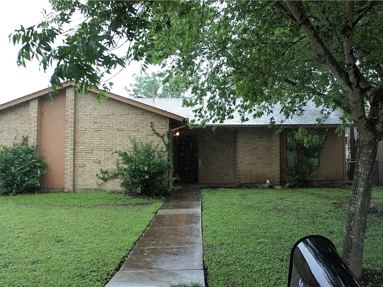 4509 Southwest Dr — Photo 3