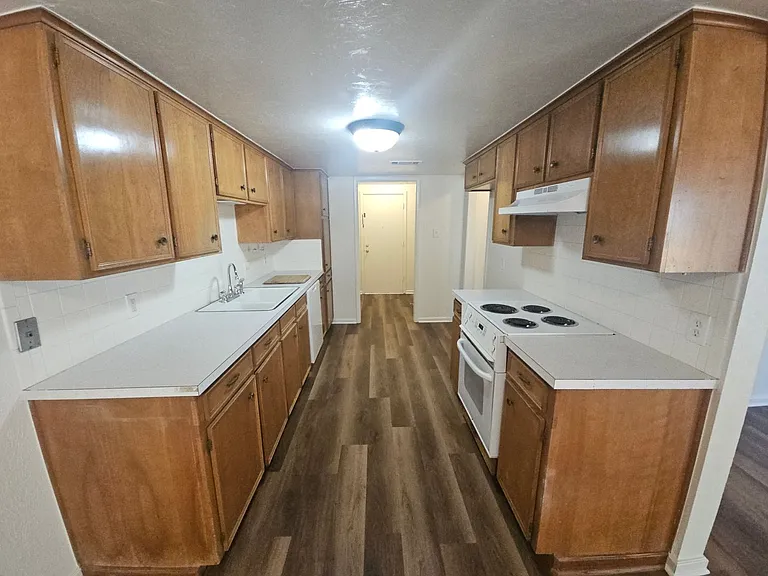 2109 Fleur De Lis Ct — Photo 14