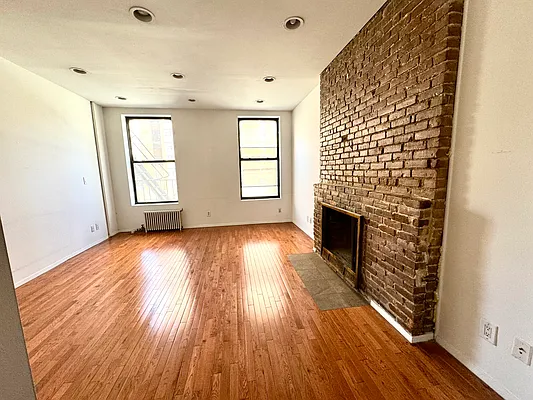 Rented by Oxford Property Group | media 11