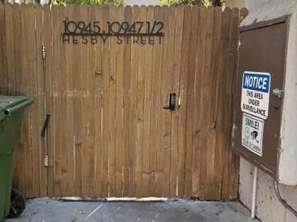 10945 Hesby St, North Hollywood, CA 91601