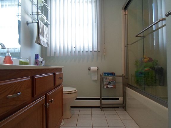 5th image of 118 Dutchess Ave